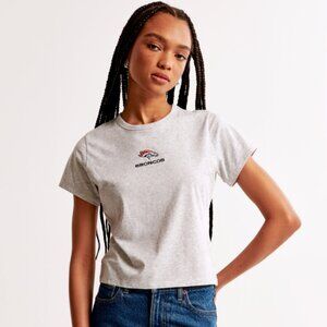 Abercrombie NFL Broncos Tee size S NWT